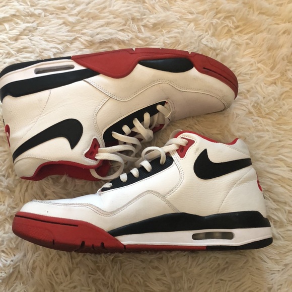 Nike flight legacy shoes in red and black!!! - Picture 4 of 7